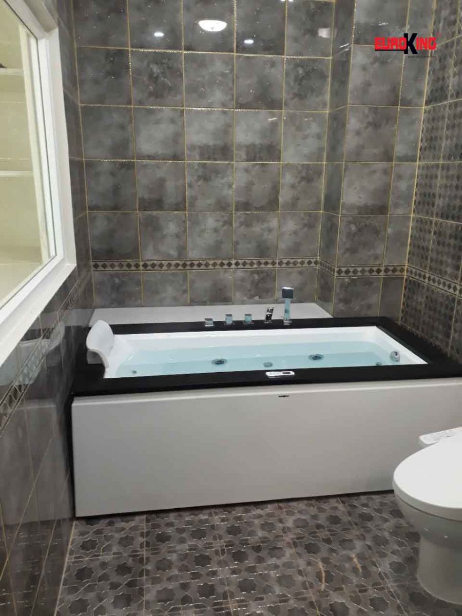 Hình ảnh sản phẩm bồn tắm massage Euroking EU-208A