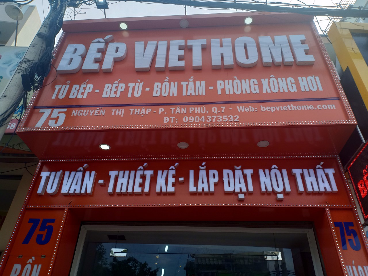 Cửa hàng Viethome tại Quận 7