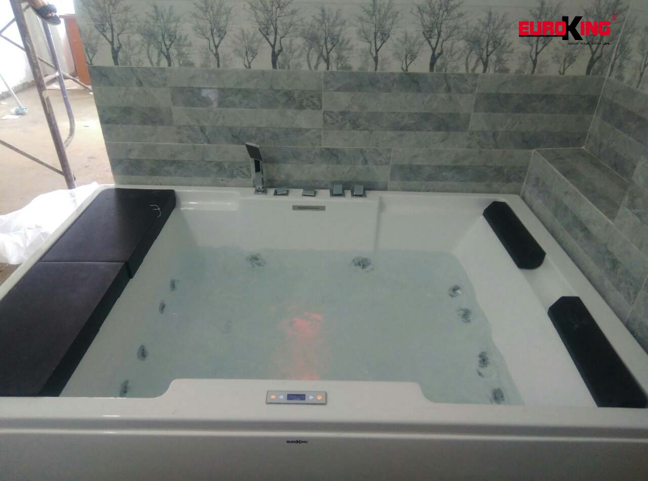 Mẫu bồn tắm massage Euroking EU-1101A