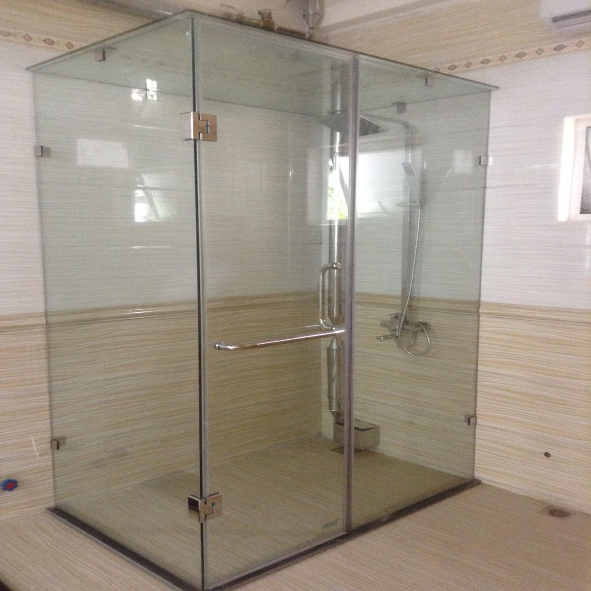 Phòng đặt máy xông hơi ướt gia đình