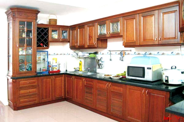 Không gian thiết kế thực tế của tủ bếp gỗ hương chữ I